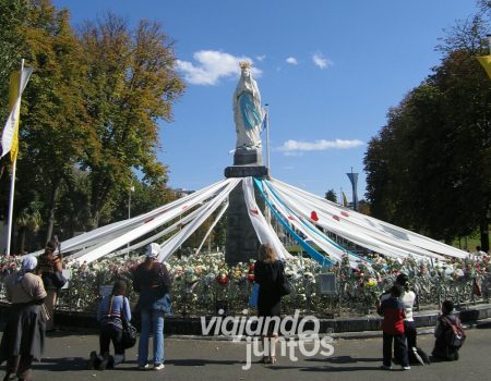 Virgen de Lourdes, Santuario de Lourdes, Francia con Viajando Juntos
